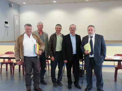 M. Maffre entouré de quelques membres du Bureau du syndicat mixte du pays Midi-Quercy